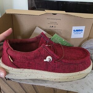 Lamo Red Casual Flats with Textured Upper
